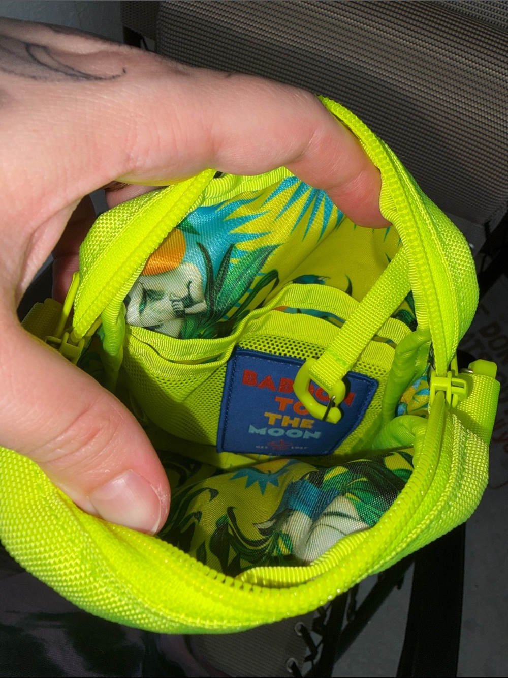 Baboon to the moon gilardi neon yellow crossbody - Picture 4 of 7